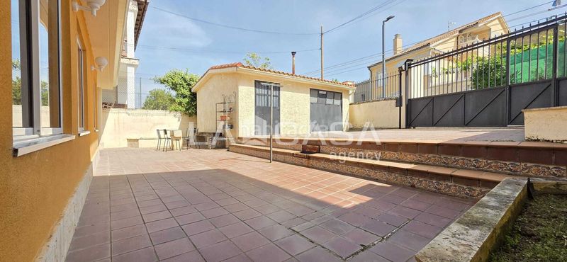 Foto 7a0cbc2f-9b49-463b-a41a-f1ec86c901bb. Casa amb calefacció aparcament a Dueñas
