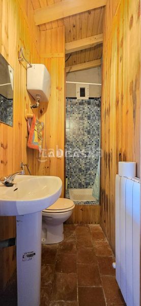 Foto a020d5da-5b6c-4787-907b-027382de10fd. Casa amb calefacció aparcament a Dueñas