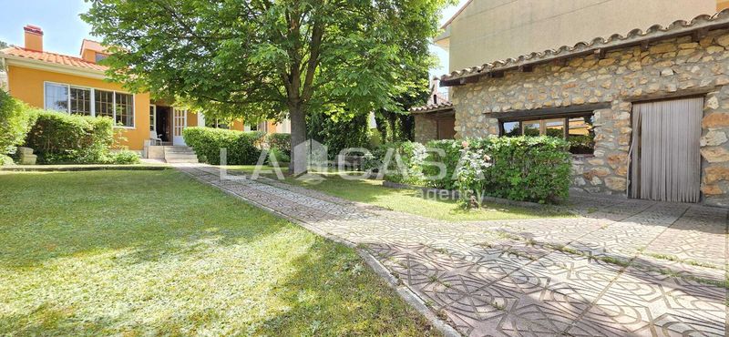 Foto e0999f1a-092d-4c26-941f-cd0a0daaac08. Casa amb calefacció aparcament a Dueñas
