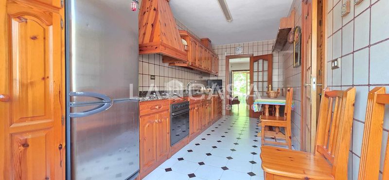 Foto ebd3151c-6637-41a6-a41c-5da85e7453a5. Casa amb calefacció aparcament a Dueñas