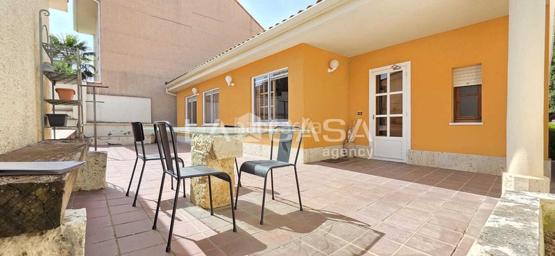 Foto eec8c1db-9f62-4fc7-89e8-e3b473ac47df. Casa amb calefacció aparcament a Dueñas