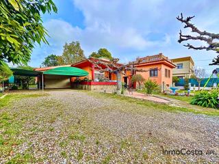 Casa a Urbanització mas marques 17. Casa independiente en la urb. de mas marques, en lestartit.