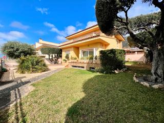 Casa a Santa caterina 101. Casa en venta en torroella de montgrí.