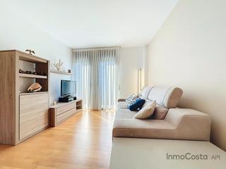 Appartement à Esglesia. Piso exterior en el centro de lestartit con parking incluido