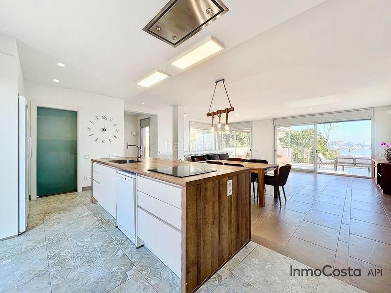 Foto 23bcae75-b050-41bd-9f0e-0e6acc7fb03b. Casa a carrer barcelona 83 a l´Estartit poble Estartit