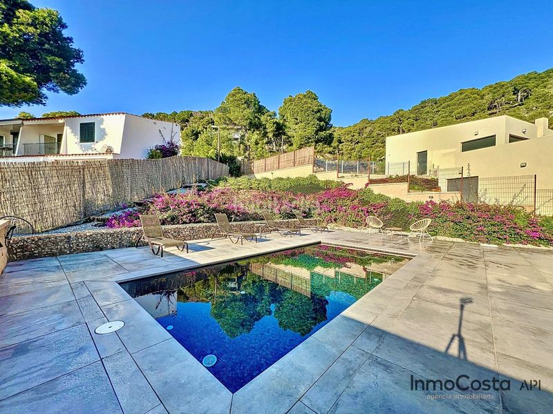 Foto 56ad16a0-e90f-4c21-b6da-2e63b65f5669. Casa a carrer barcelona 83 a l´Estartit poble Estartit