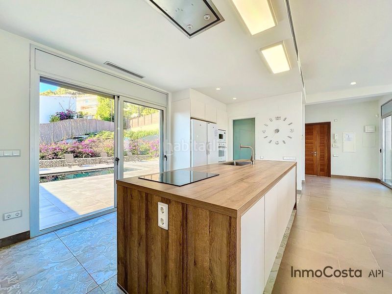 Foto 95f7a5fb-5773-48b1-a38a-792ad3464783. Casa a carrer barcelona 83 a l´Estartit poble Estartit