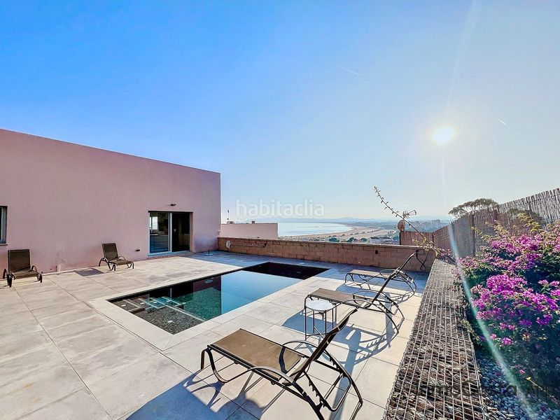 Foto b007b4e0-2d6b-4ac2-b14d-ca68800cb204. Casa a carrer barcelona 83 a l´Estartit poble Estartit