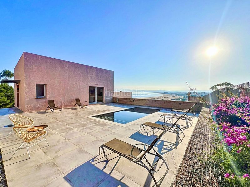 Foto e1ad3883-1514-44ed-8119-909daa16f0ff. Casa a carrer barcelona 83 a l´Estartit poble Estartit