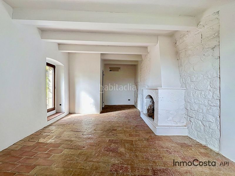 Foto 3ee9bf24-1b64-4417-a775-bbe8f08af26b. Masia a carrer taravaus 8 a Vilafant