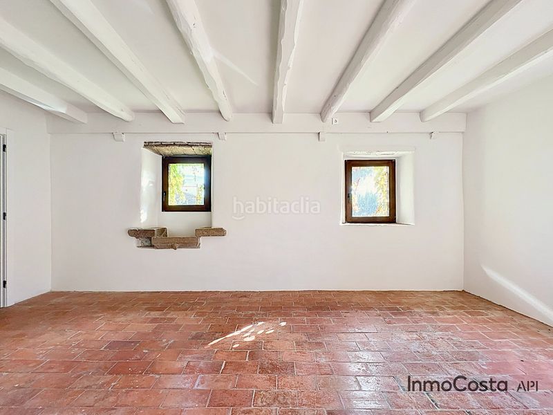 Foto 98a34e7c-f3c6-4828-869a-126613425113. Masia a carrer taravaus 8 a Vilafant