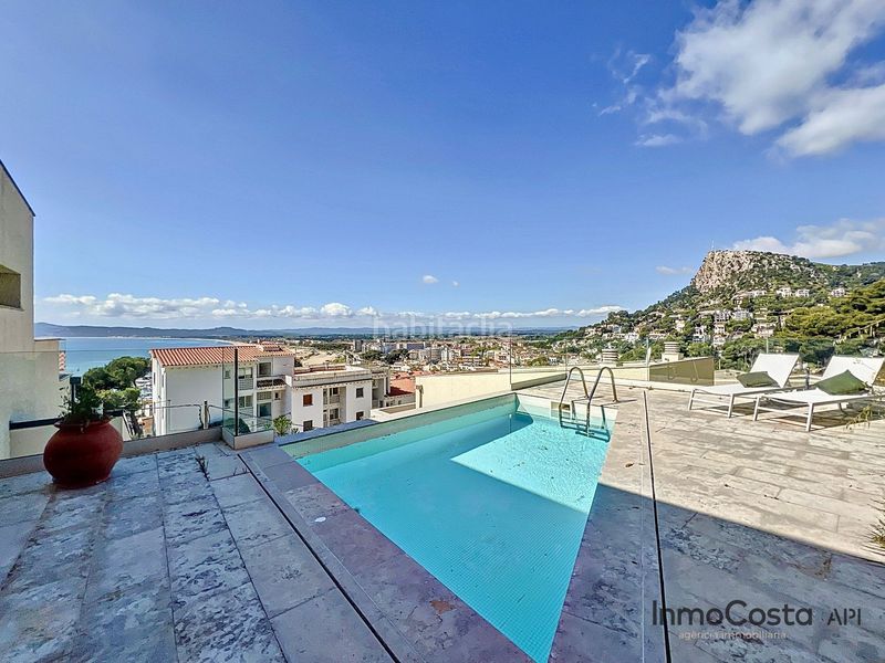 Foto a0c68db5-f51b-4ca3-b7bd-898fb6ba52e7. Casa a carrer pont nou 3 a l´Estartit poble Estartit