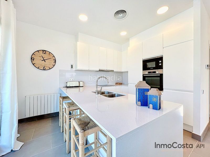 Foto b0453f12-0d2e-441d-8bf9-813713d63b24. Casa a carrer pont nou 3 a l´Estartit poble Estartit