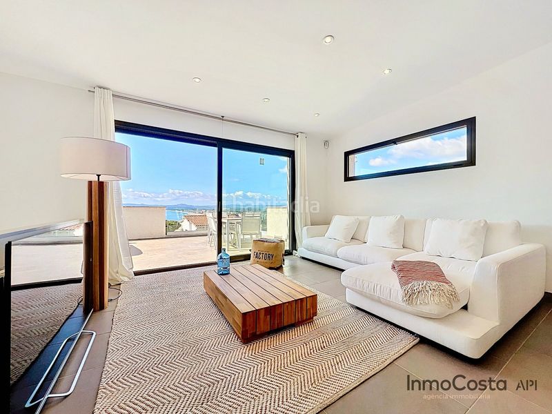 Foto eebec256-5c0d-4f18-8dfb-67a86d71862d. Casa a carrer pont nou 3 a l´Estartit poble Estartit