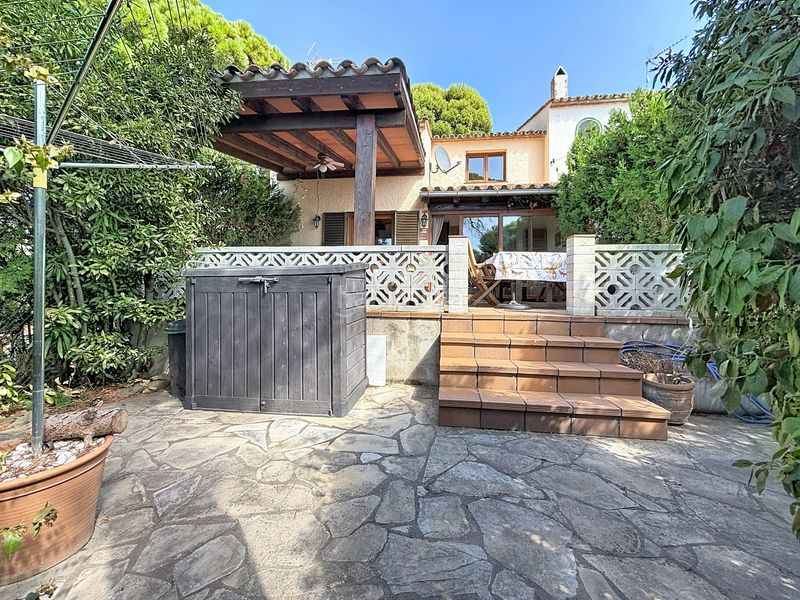 Foto 460198e8-3890-4b87-b0b7-c8ad32913a68. Semi detached house in passatge dublín 20 in Torre Vella - Torre Gran - Les Dunes Estartit