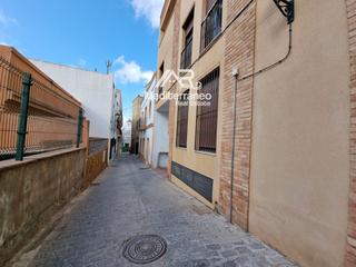 Aparcament cotxe  Calle villar. Plazas de aparcamiento con una superficie de  24 m2.
