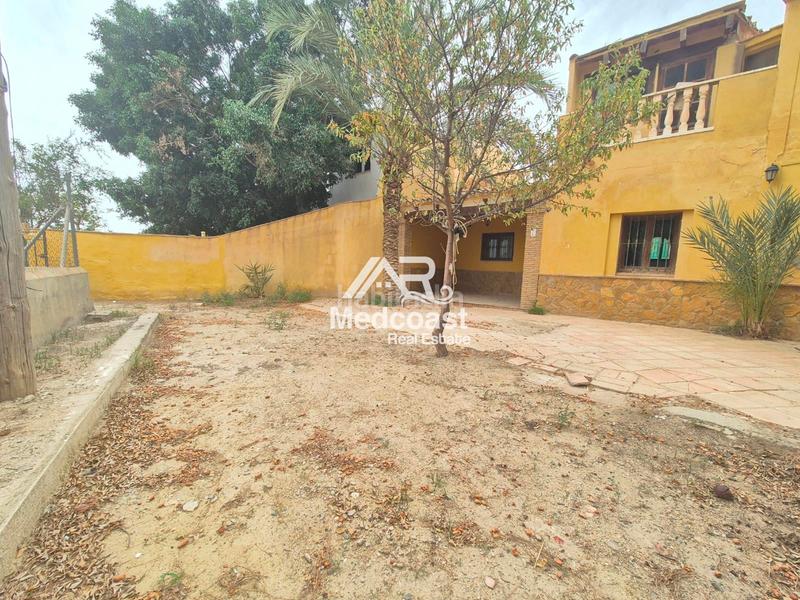 Foto 68225bdd-6a9b-4026-a6f9-e052c7d94115. Casa adossada amb aparcament a Antas