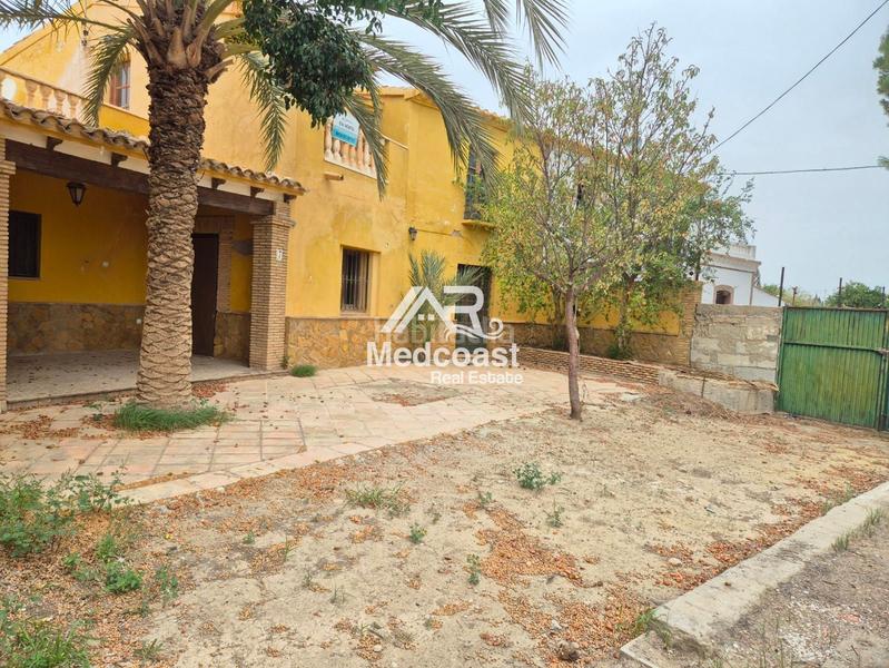 Foto ad32becf-f075-44cc-bf18-271ddfc8a2b4. Casa adossada amb aparcament a Antas