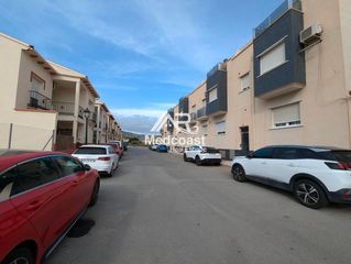 Duplex  Almanzora. Tríplex de 4 dormitorios  y garaje  en tíjola