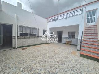 House  Nueva. Gran oportunidad! chalet pareado en el centro de los gallardos a