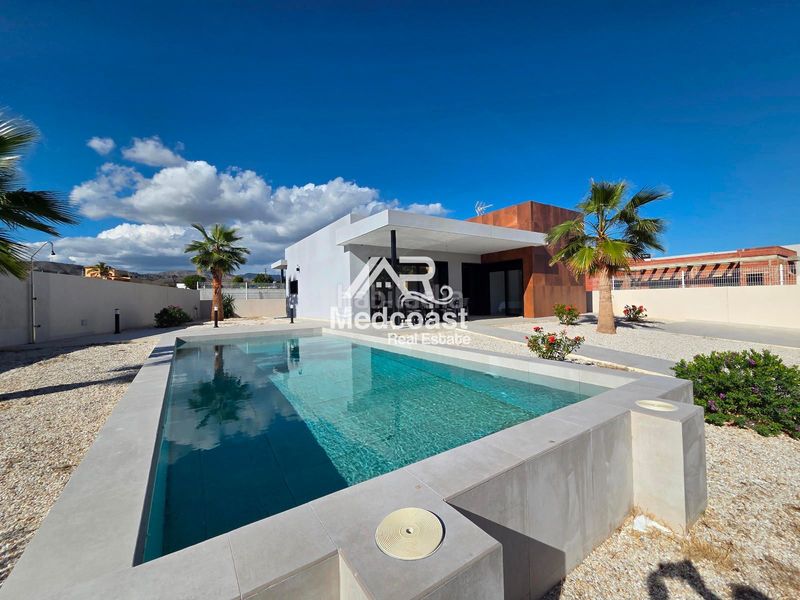 Foto beeeee19-f3f4-4586-ac72-ee7d86dc181e. Xalet amb aparcament piscina a Gallardos (Los)