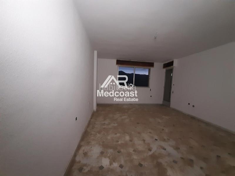 Foto 2ff32ea4-4d4d-4713-9cd0-1bde66359dd4. Pis a Macael