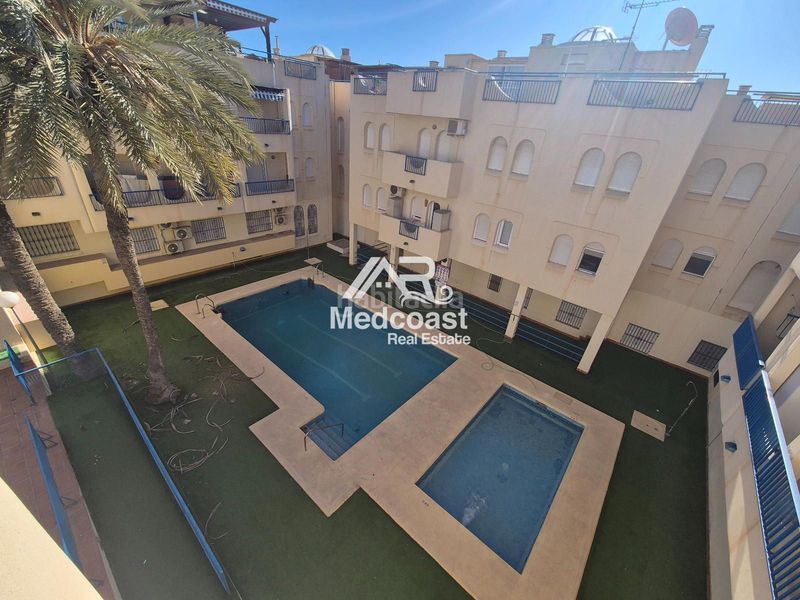 Foto 1165f29e-7d1d-4392-9ca7-4619d4b8f3cc. Àtic amb piscina a puerto de Garrucha Garrucha