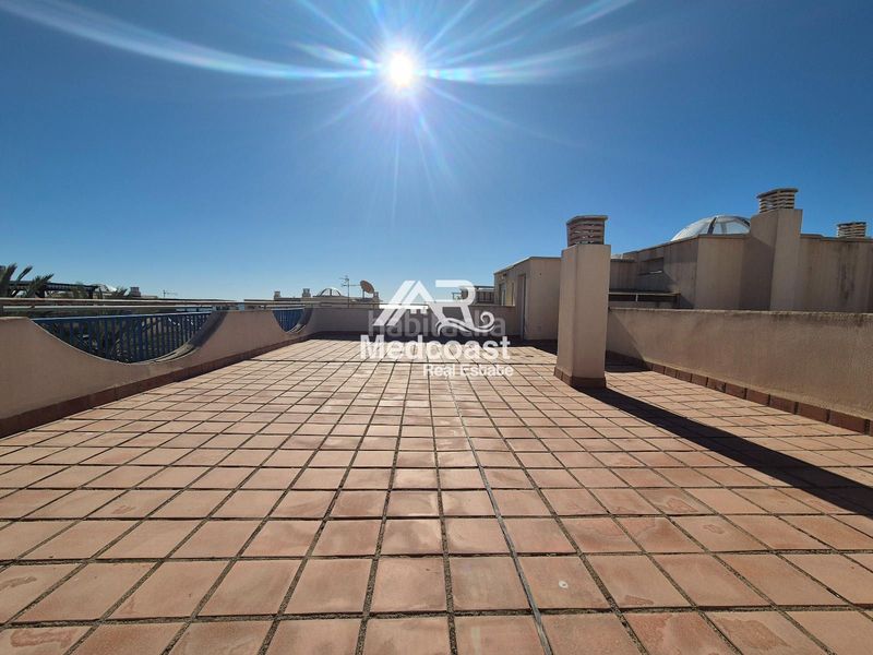 Foto 99a289d6-f5d4-41ae-bd00-ed873d54aa51. Àtic amb piscina a puerto de Garrucha Garrucha