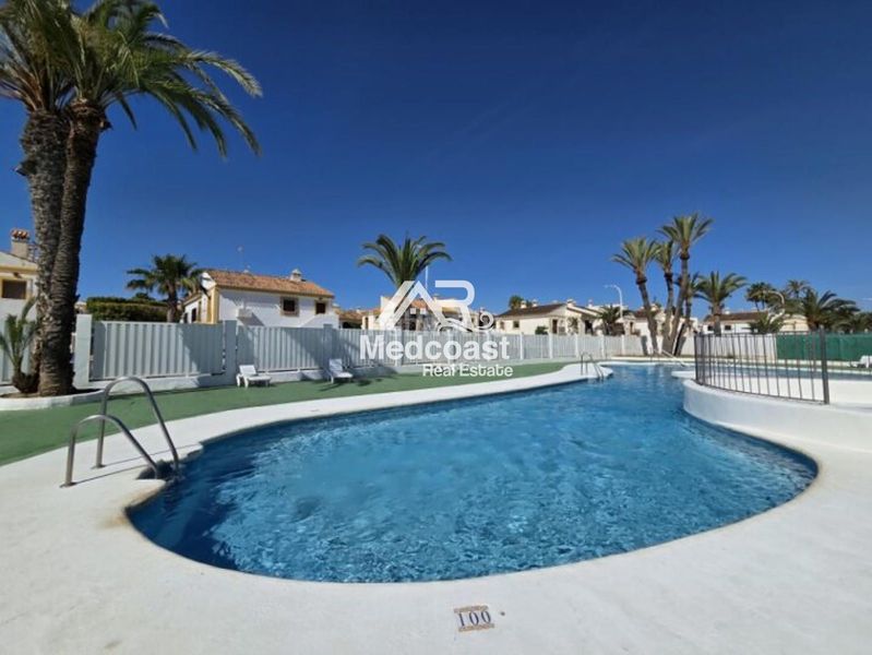 Foto b25b706d-a6a2-45c7-8f50-70e270be5236. Duplex with pool in Las Marinas - Pueblo Laguna Vera