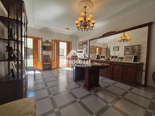 Semi detached house  Reconquista. Gran casa de 187 m en pleno centro de vera.