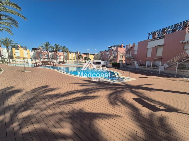 Foto 1eef0187-6299-48a8-9f25-b5b8785777e5. Pis amb aparcament piscina a Las Marinas - Pueblo Laguna Vera