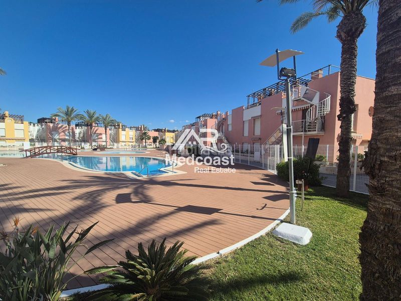Foto 4bfd6d5c-74d3-4275-92a9-8f17847e383f. Pis amb aparcament piscina a Las Marinas - Pueblo Laguna Vera