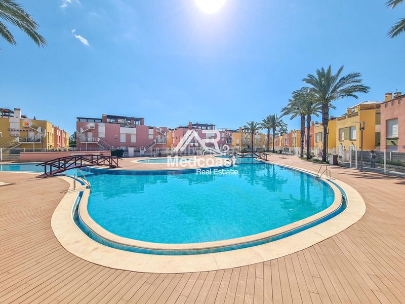 Foto 1bb16377-516d-4894-8a99-816497175f38. Pis amb aparcament piscina a Las Marinas - Pueblo Laguna Vera