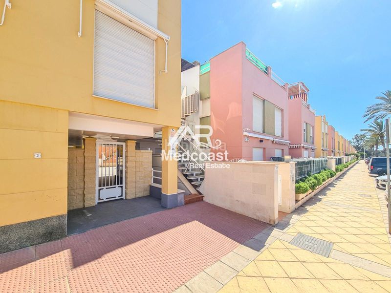 Foto a0499e02-5882-492a-b223-90aea91a0b75. Pis amb aparcament piscina a Las Marinas - Pueblo Laguna Vera