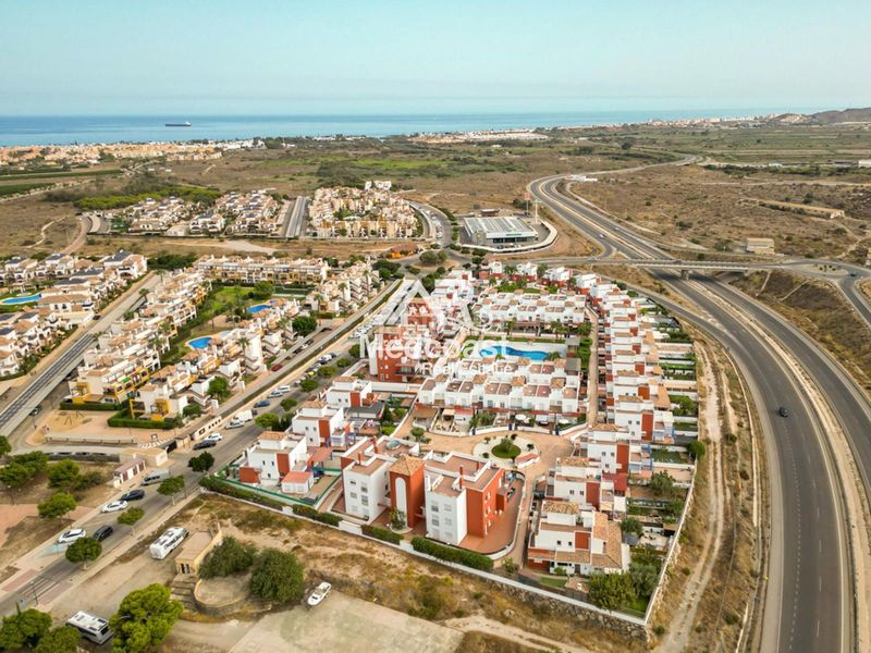 Foto d3c86fd7-7b87-4b23-af46-a4684a517315. Dúplex amb aparcament piscina a Lomas del Mar Vera