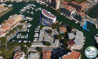 Business premise in Santa Margarida. Amarre 8x3 mts