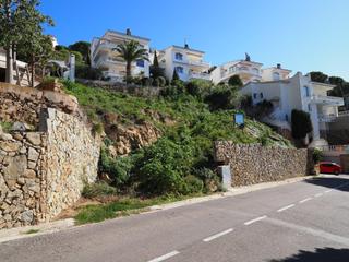 Terreny residencial a Centre. Parcela en roses, puig rom, con vistas impresionantes de la bahí