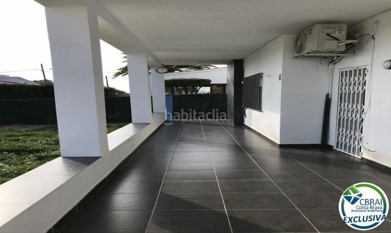 Foto 482f5549-3257-4b13-879c-54c9cc5ac61c. Casa encantadora casa renovada en urbanización tranquila en Roses