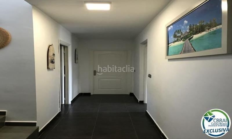 Foto b1aeb443-ac66-42ca-8b43-10359d10bdef. Casa encantadora casa renovada en urbanización tranquila en Roses