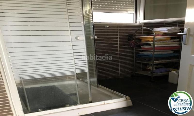 Foto fa61d75e-07a9-4aff-9ea6-27da3830b8b9. Casa encantadora casa renovada en urbanización tranquila en Roses