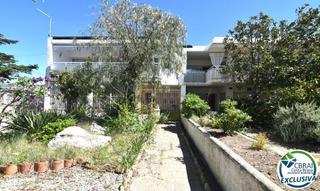 Apartamento en Santa Margarida. Oportunidad un piso a renovar en santa margarita, roses, con un