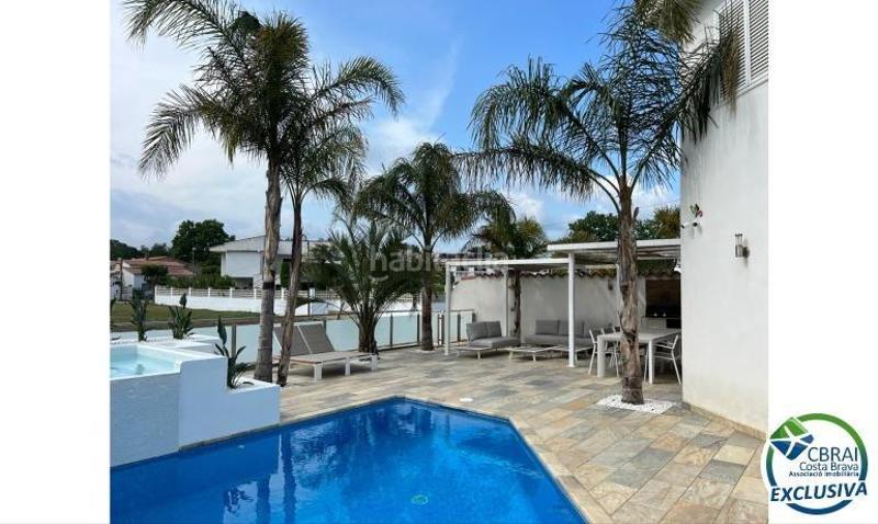 Foto 59e7254c-1083-48d0-bc63-82f3983d9cbc. Casa con parcheggio piscina in Cap Ras - Creus - Falconera Empuriabrava