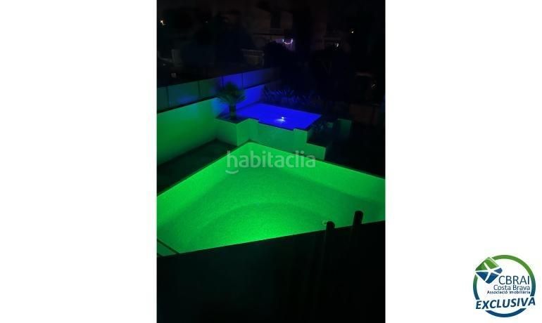 Foto 5a5cd7ae-e660-4867-8f6f-0d10468d7a2f. Casa amb calefacció aparcament piscina a Cap Ras - Creus - Falconera Empuriabrava