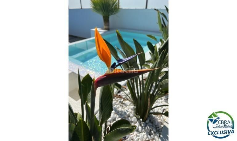 Foto bbe2d9a3-e282-452a-9b8c-7268d54fb4a1. Casa amb calefacció aparcament piscina a Cap Ras - Creus - Falconera Empuriabrava