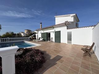 Casa a Tordera - Fluvià - Llobregat. Bonita casa vista al canal con amarre y piscina
