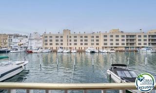 Appartement à Port Grec - Port Moxó. Port moxó piso planta baja con dos dormitorios, vistas al canal