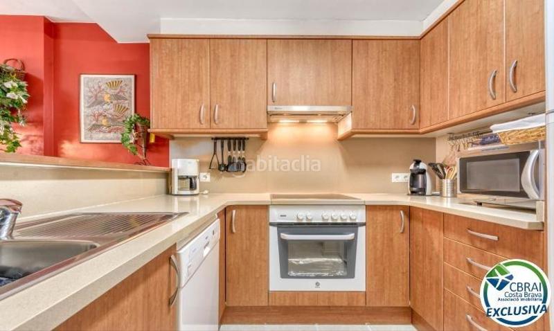 Foto 1dbf3be3-9a21-40eb-91a2-62b50761d29a. Apartamento  en Salatar con vista parcial al mar, gran terraza y aparcamiento privado. en Roses