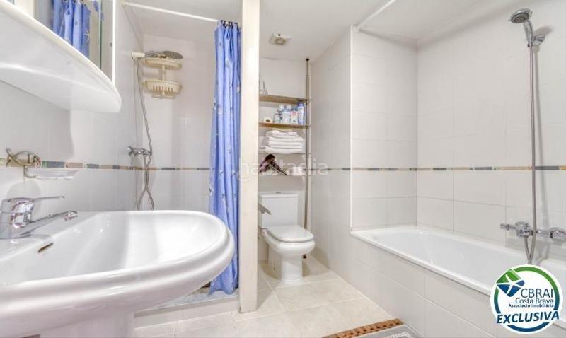 Foto a35c1c3f-e029-47de-b110-c65aa9dc2c19. Apartamento  en Salatar con vista parcial al mar, gran terraza y aparcamiento privado. en Roses