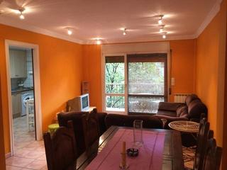 Location Appartement à Sant Narcis. Se alquila piso para estudiantes en sant narcís girona!