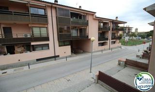 Autoparkplatz in Palau-saverdera. Olivera palau parking